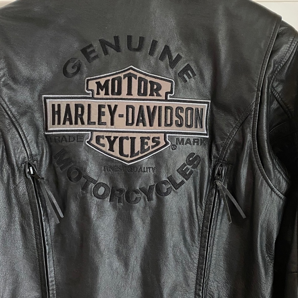 Authentic Harley Davidson Miss Enthusiast Leather Jacket EUC Size 1W - Picture 3 of 6